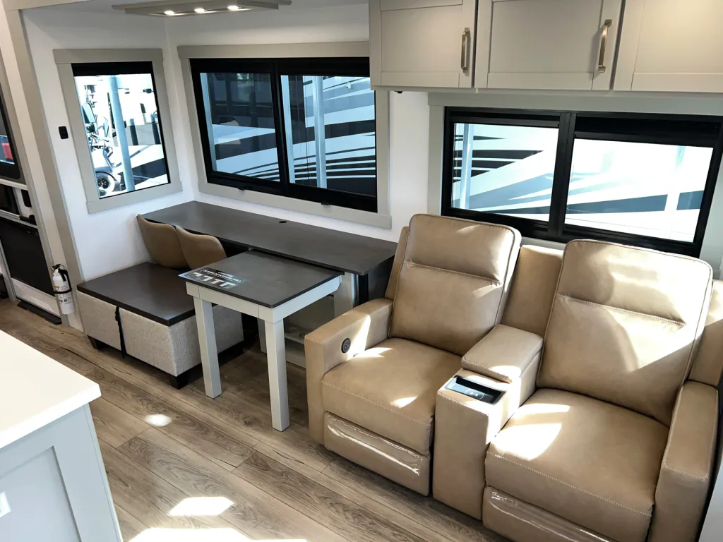 2026 Brinkley Model Z 3600, Photos photo 6