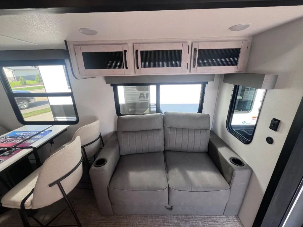 2027 Forest River Puma Vista 39DBT, Photos photo 13