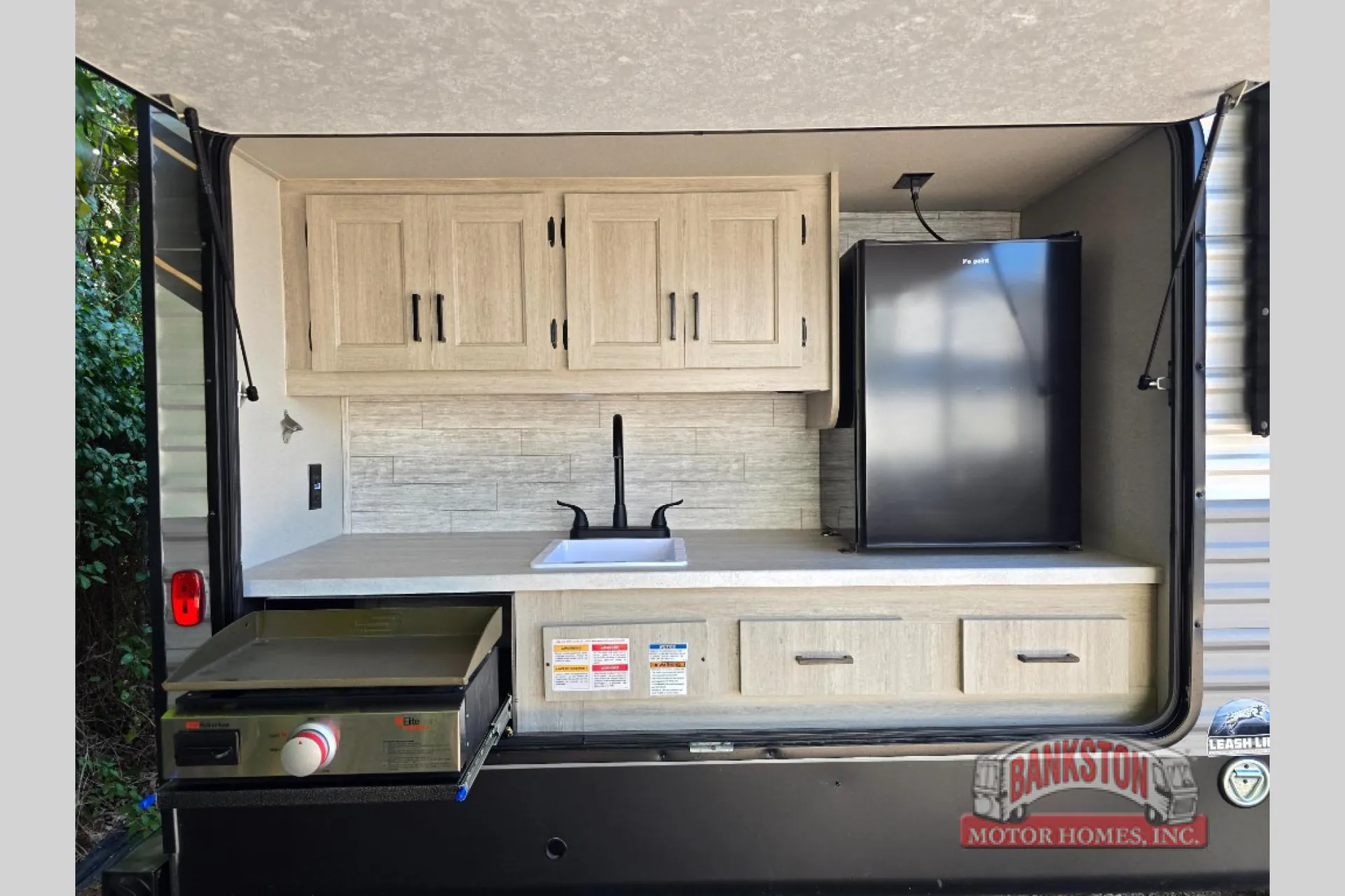 2024 Forest River Aurora 34BHTS - Photo 4