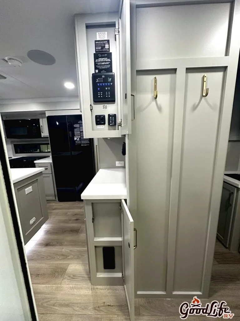 2026 Brinkley Model Z 297, Photos photo 22