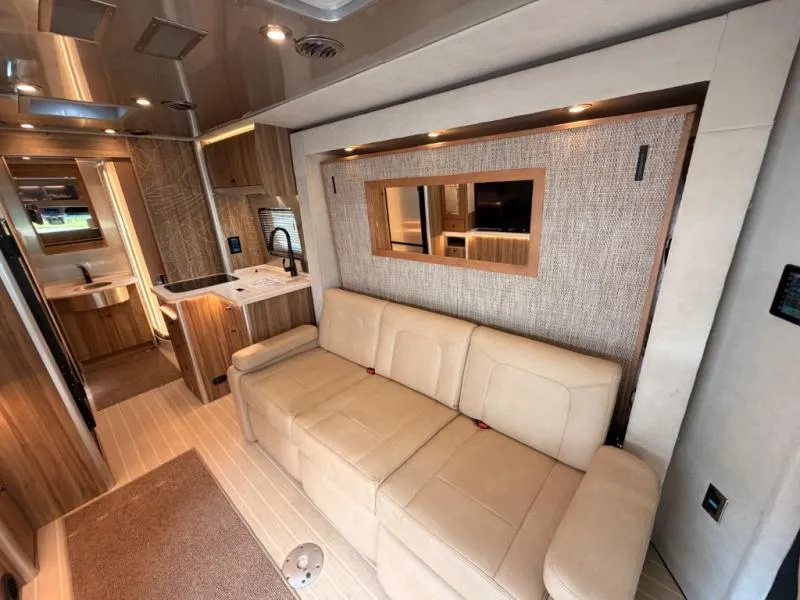 2021 Airstream Atlas Murphy Suite - Photo 2