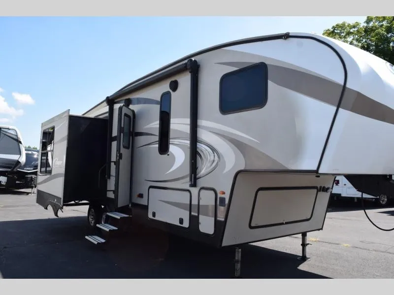 2018 Keystone Cougar 27SGS - Photo 3