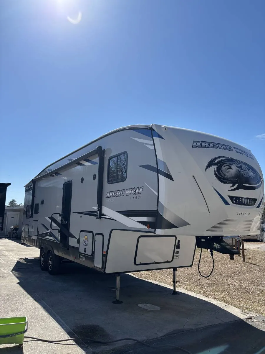 2022 Forest River Cherokee Arctic Wolf 287BH - Photo 2