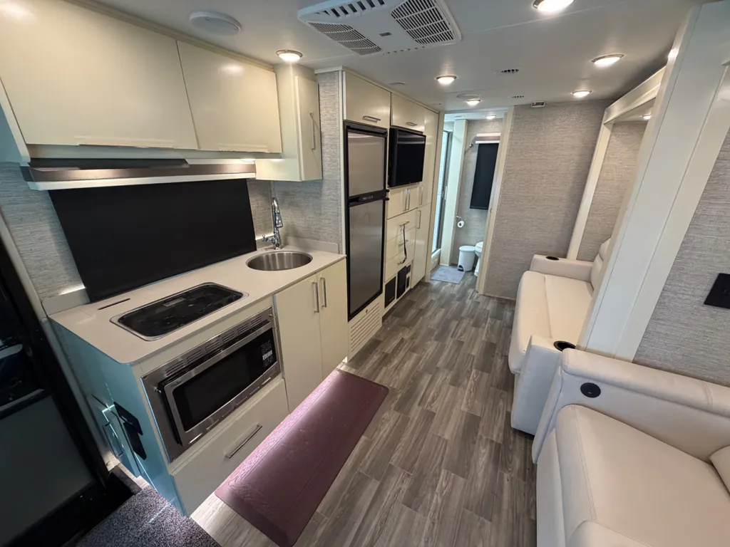 2020 Tiffin Wayfarer 25 RW, Photos photo 9