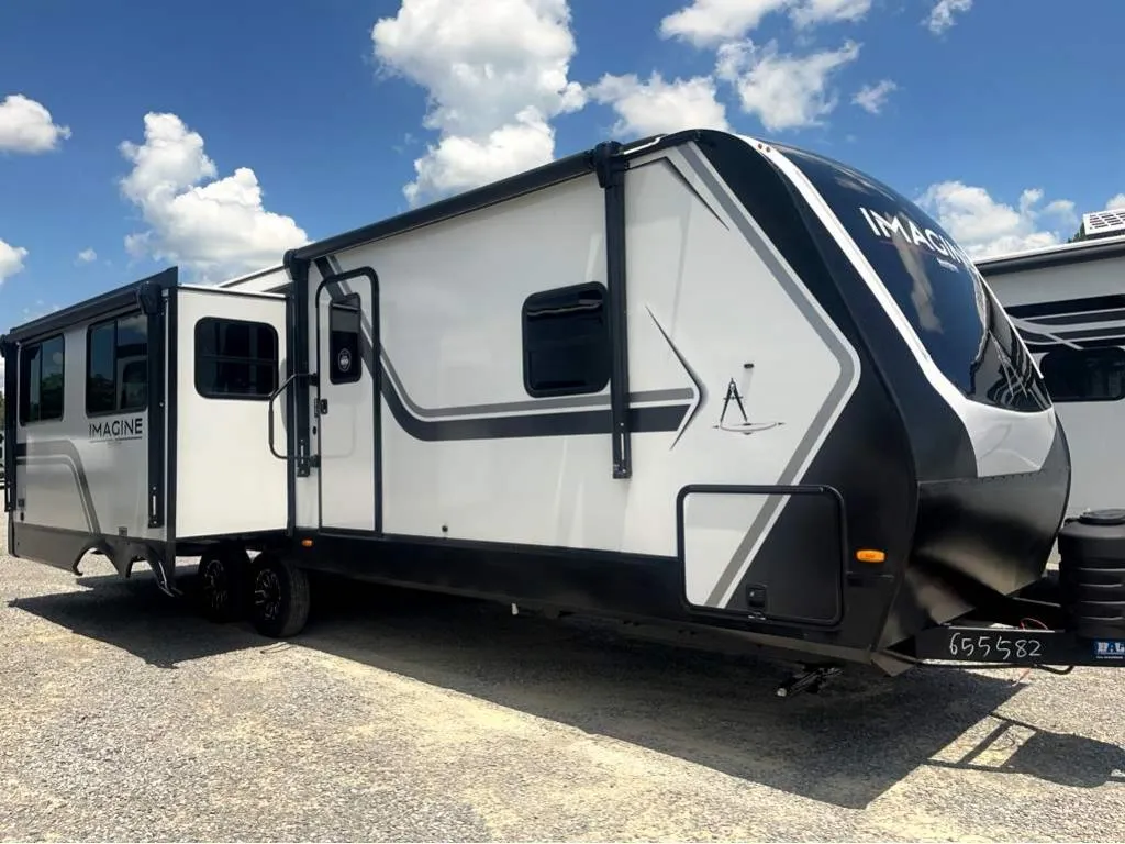 2026 Grand Design Imagine 2970RL - Photo 2