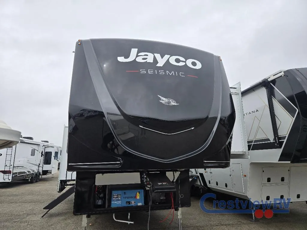 2026 Jayco Seismic 399 - Photo 3