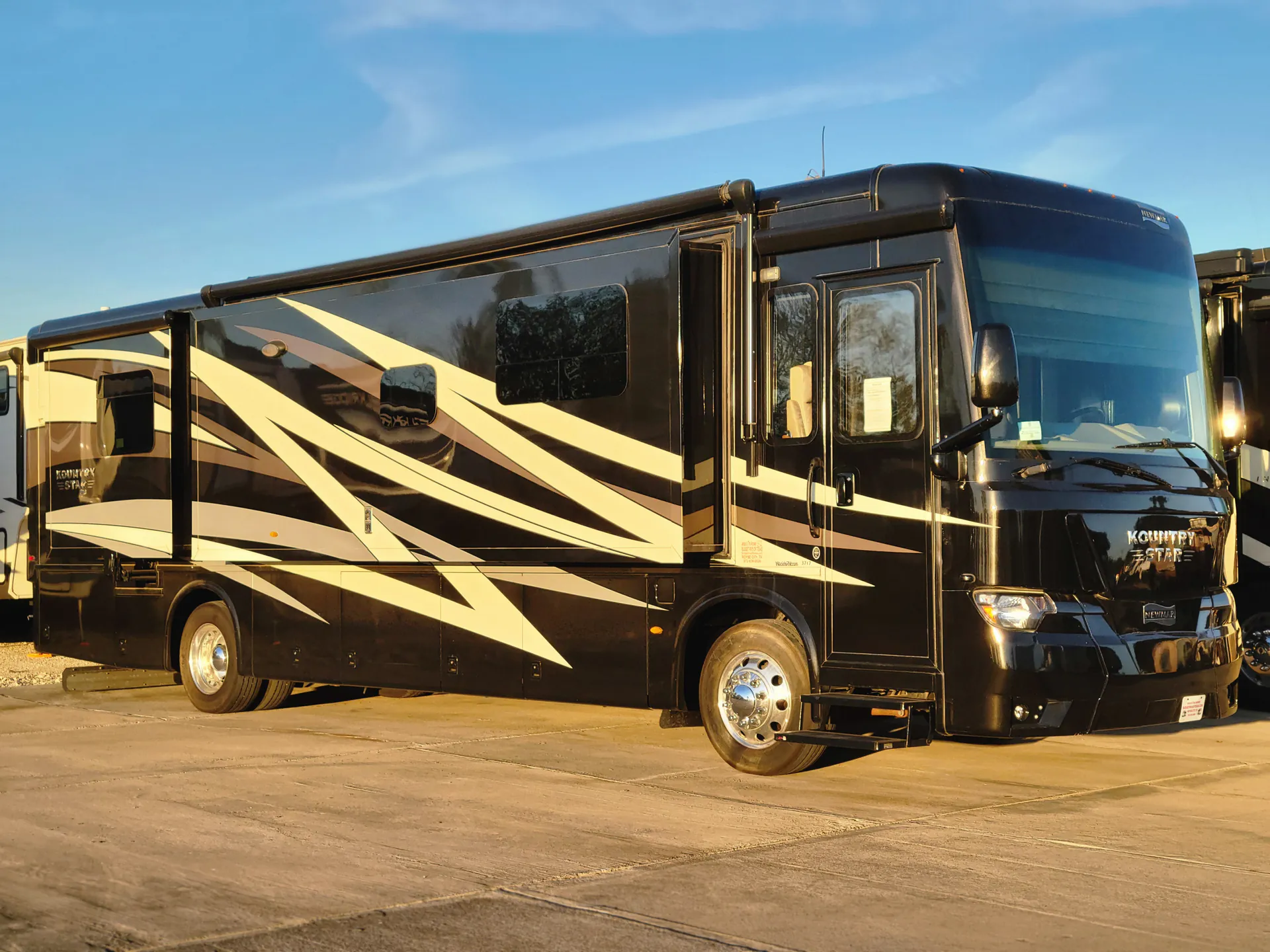 2020 Newmar Kountry Star 3717 - Photo 4