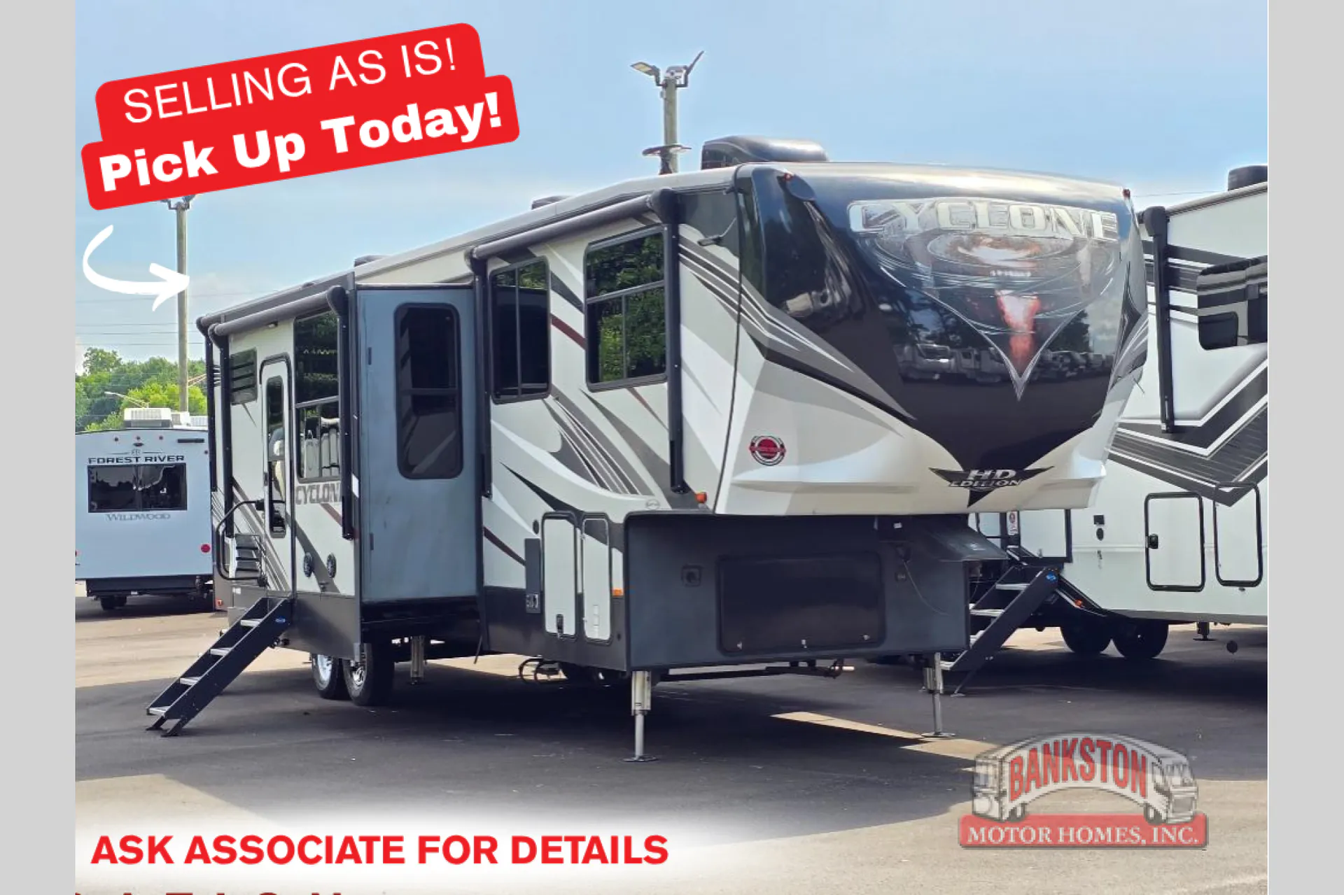 2018 Heartland Cyclone 3600 - Photo 2