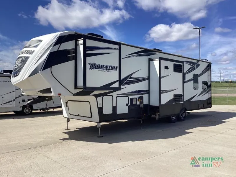2017 Grand Design Momentum M-Class 350M - Photo 4