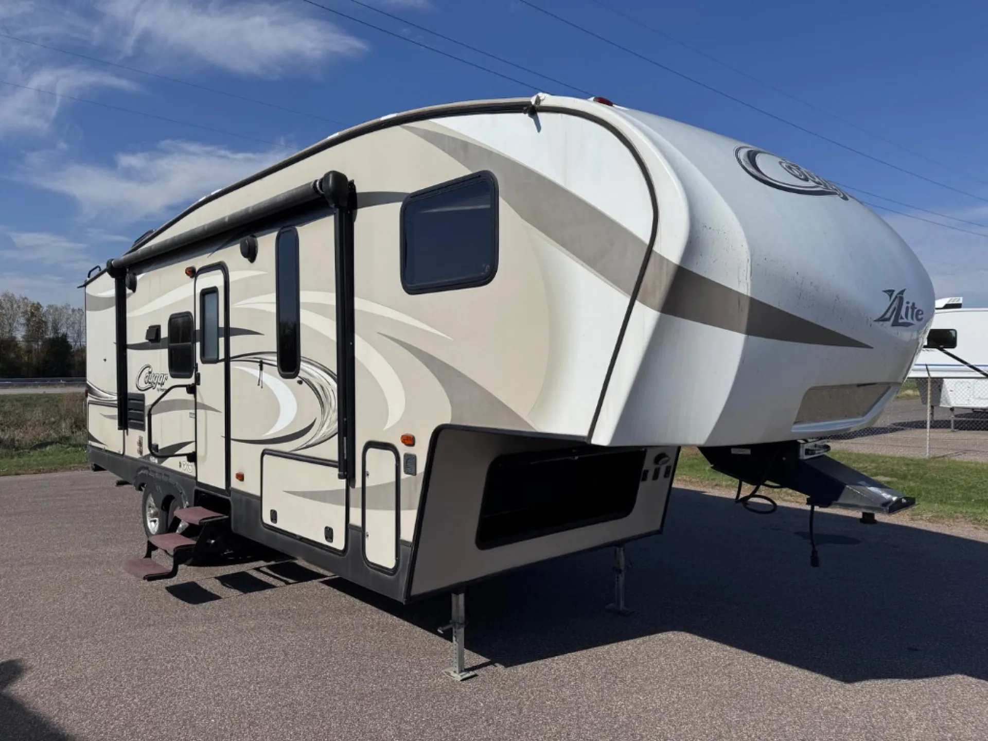 2016 Keystone Cougar XLite 25BHS - Photo 2