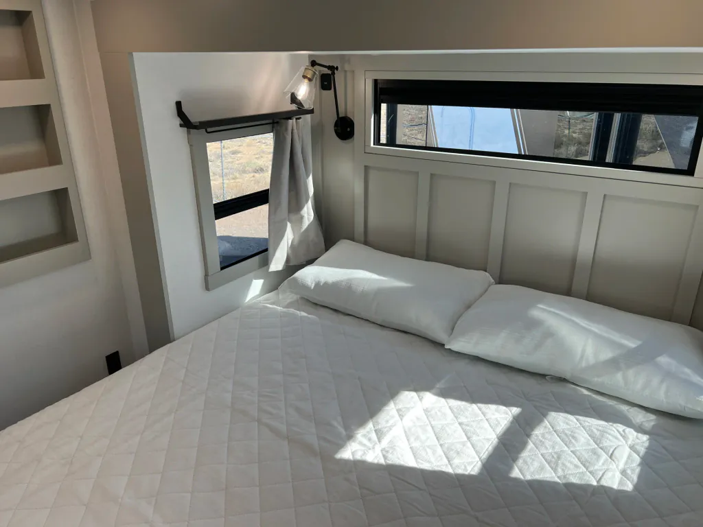 2026 Brinkley Model G 3520, Photos photo 22