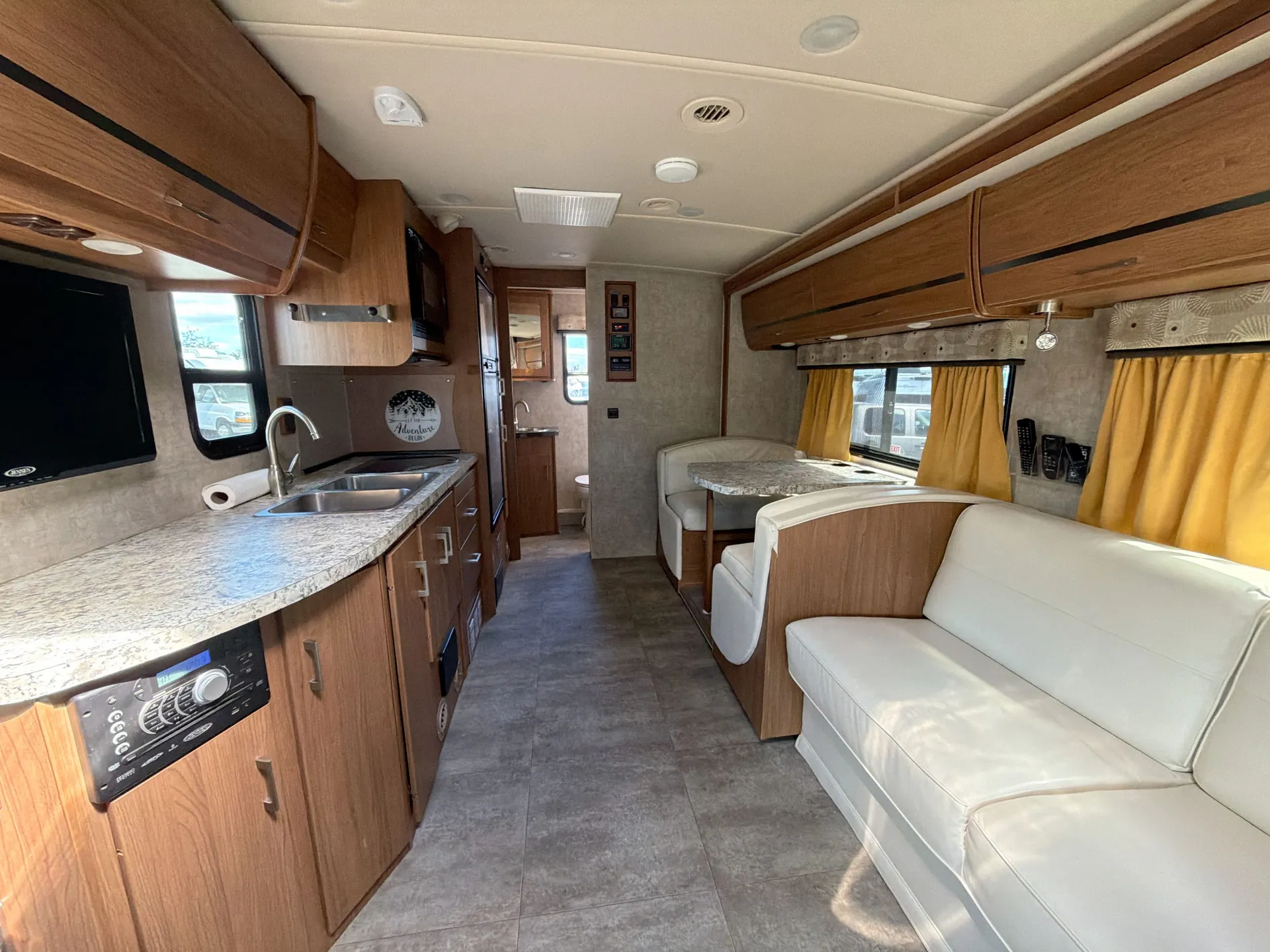 2014 Winnebago View 24M — living area main
