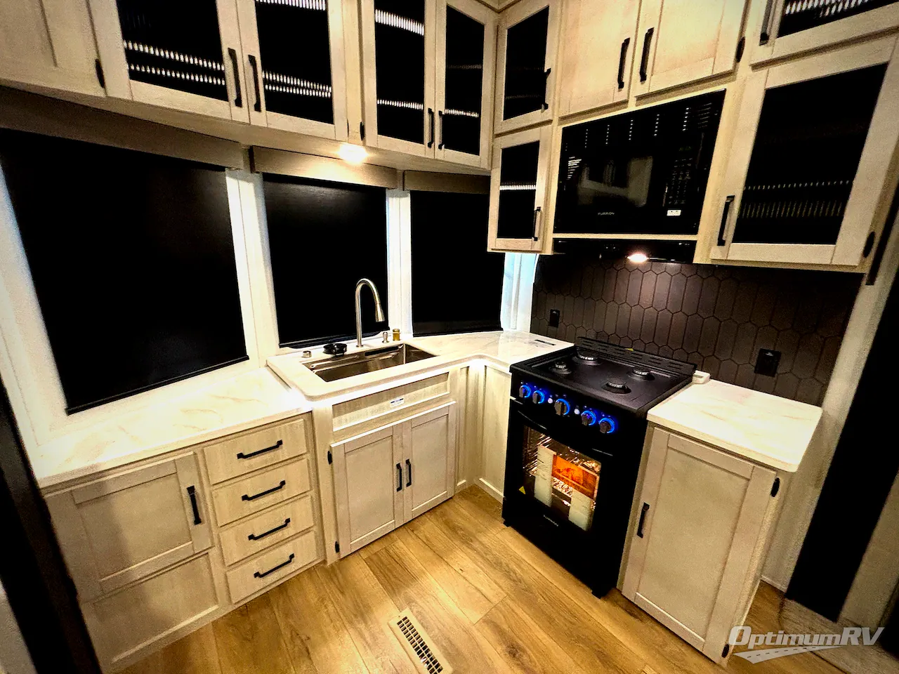 2027 Forest River Puma Vista 403LFT — Photo 6