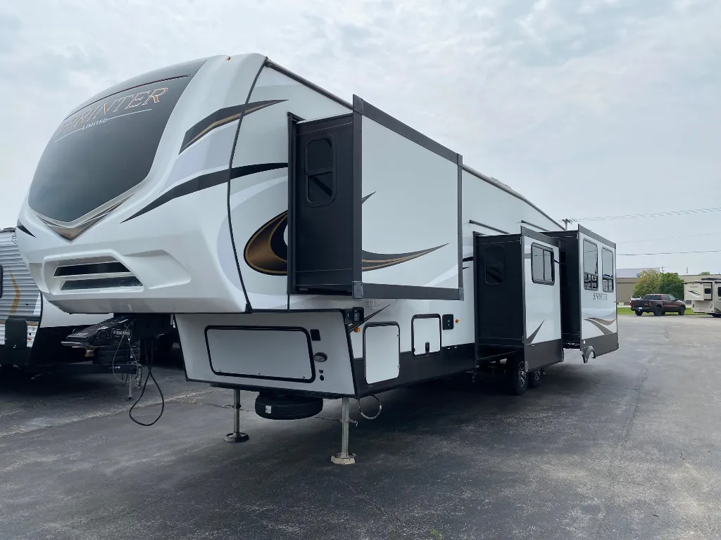 2022 Keystone Sprinter Limited 3570LFT - Photo 3