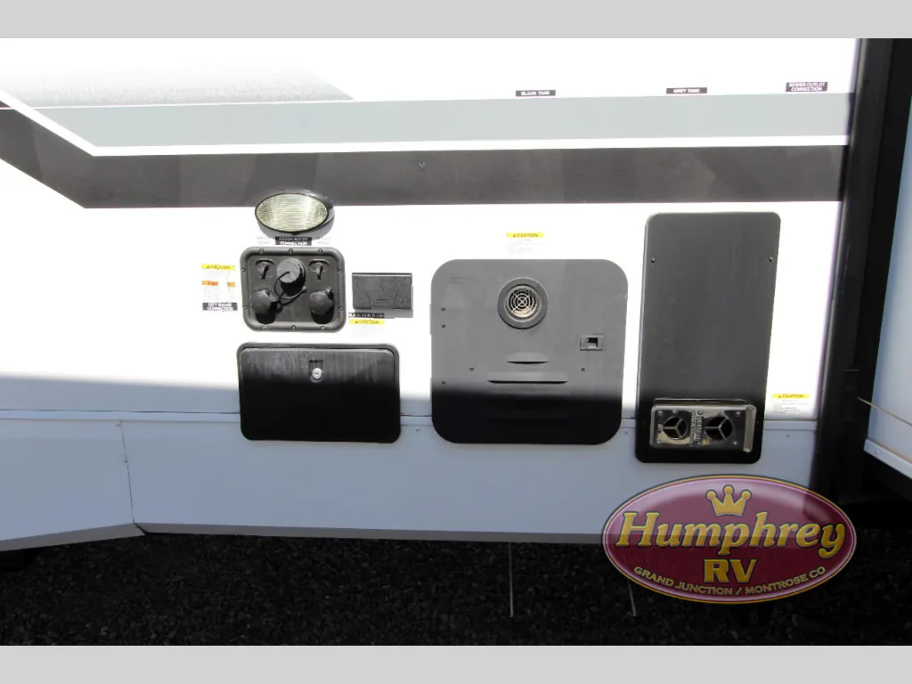 2026 Forest River Cherokee Alpha Wolf 33BH, Photos photo 6
