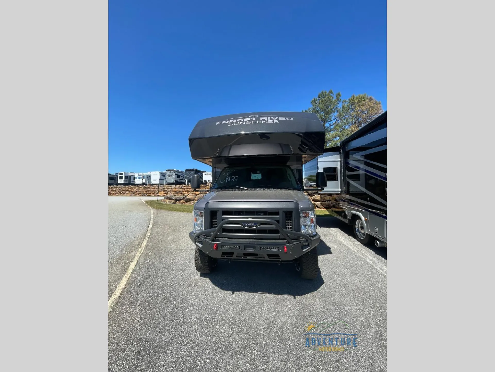 2026 Forest River Sunseeker 23504X4 - Photo 3