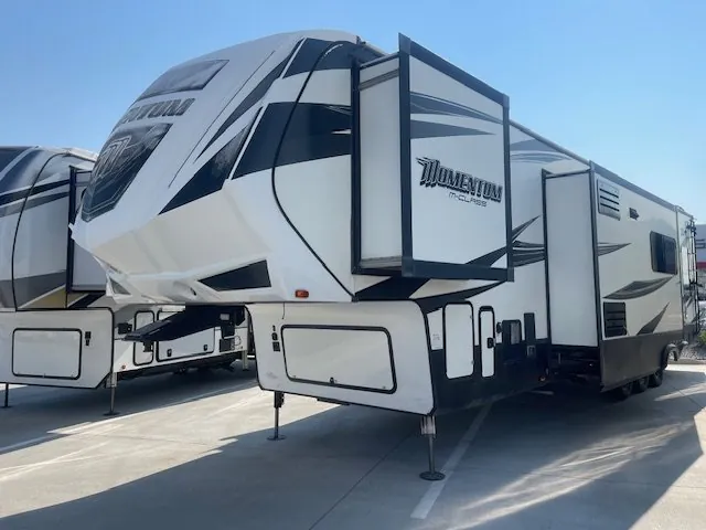 2017 Grand Design Momentum 395M - Photo 3
