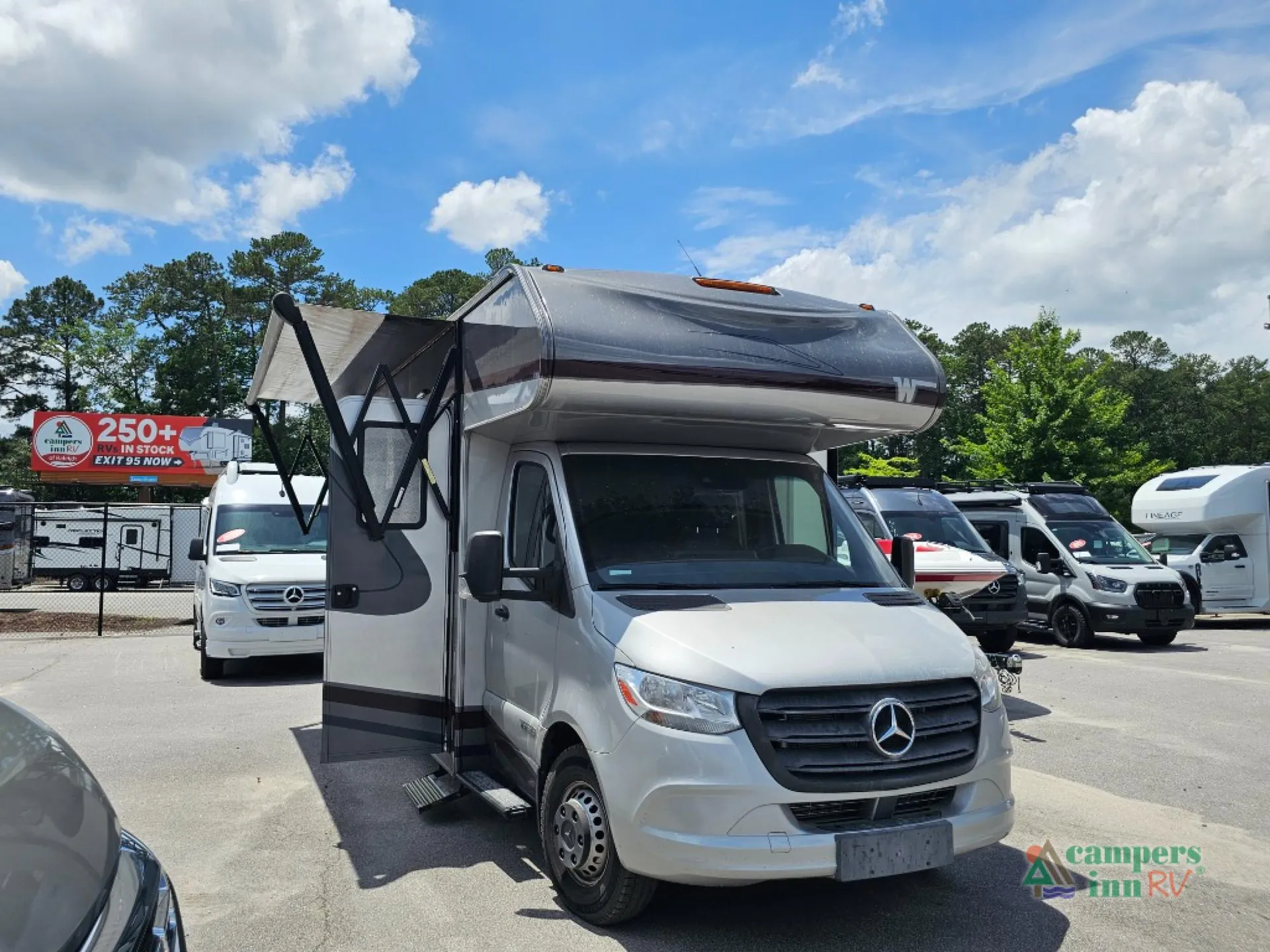 2020 Winnebago Vita 24F - Photo 2