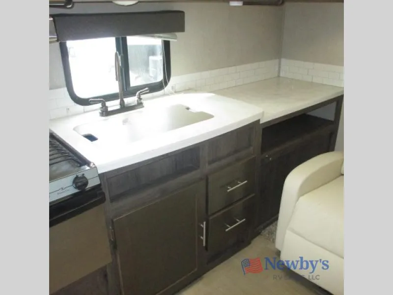 2016 Dutchmen RV Kodiak Ultimate 252RLSL - Photo 4
