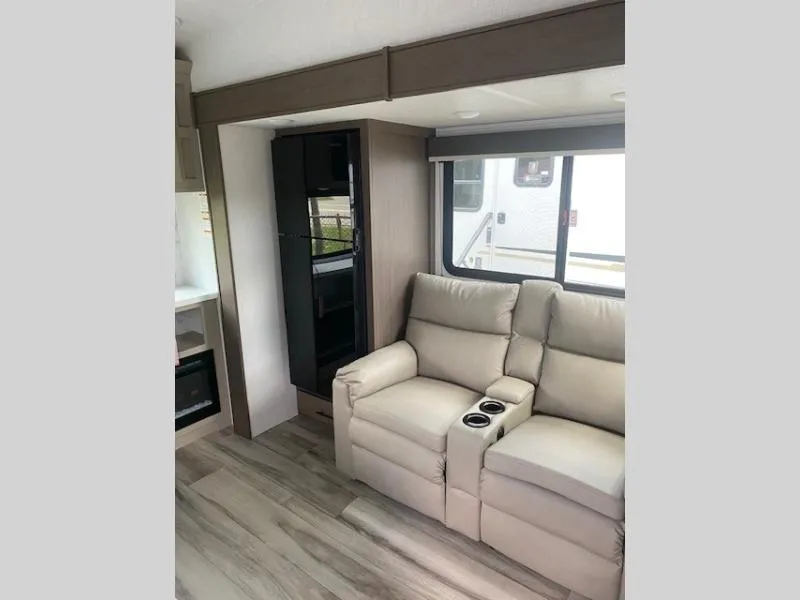 2027 Keystone RV Cougar Sport 2100ML - Photo 3
