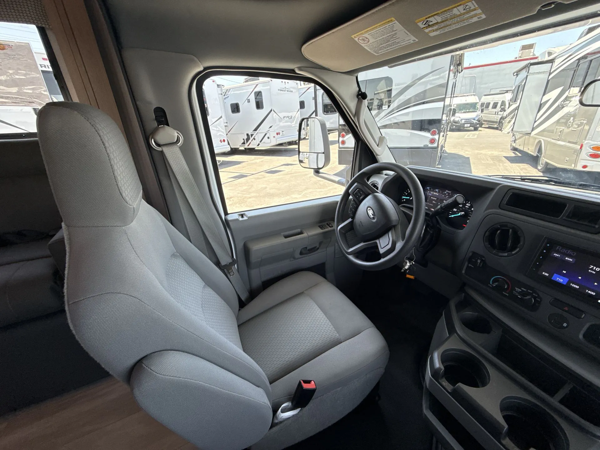 2027 Forest River Sunseeker LE 2850SLE - Photo 4