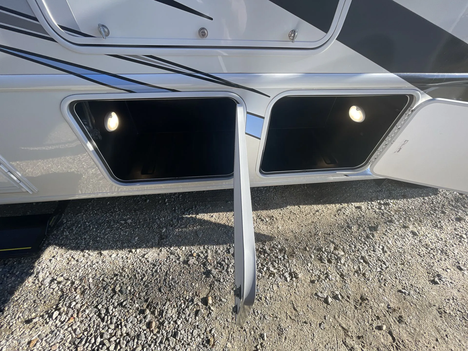 2023 Thor Motor Coach Resonate 30C - Photo 2