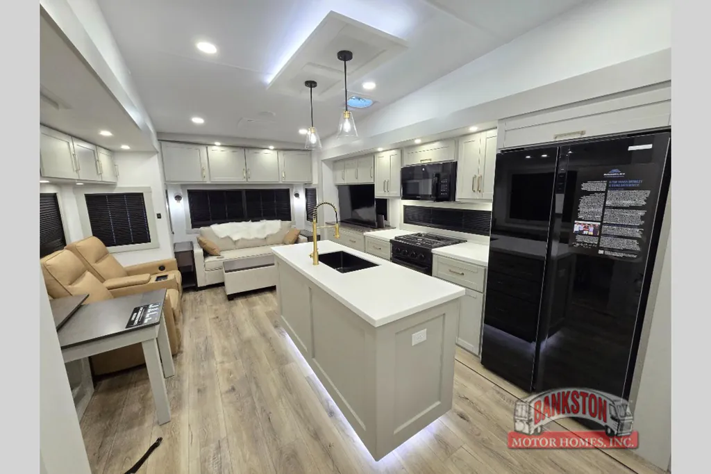 2026 Brinkley Model Z 3600, Photos photo 9