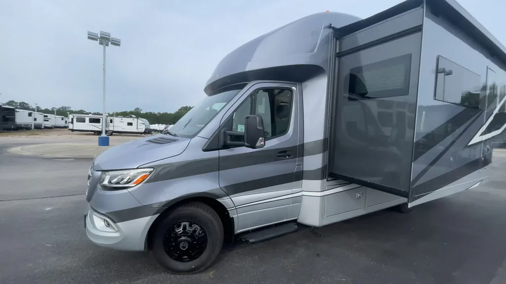 2027 Tiffin Wayfarer 25 PW, Photos photo 5