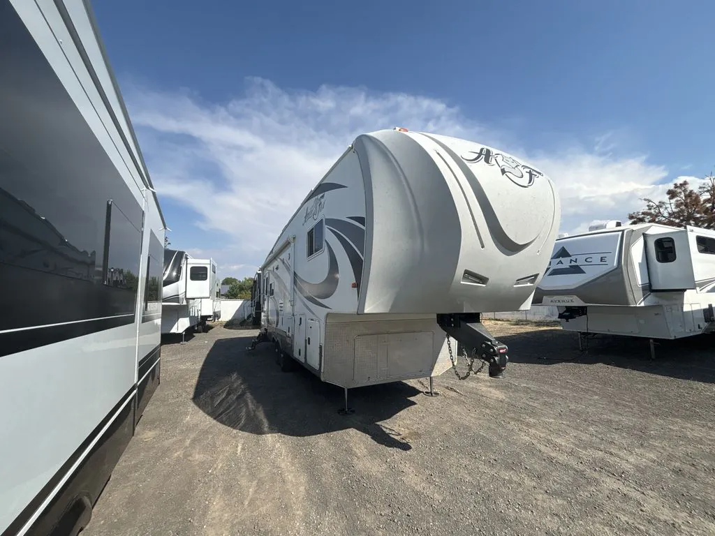 2016 Northwood Arctic Fox Grande Ronde 29-5T - Photo 2