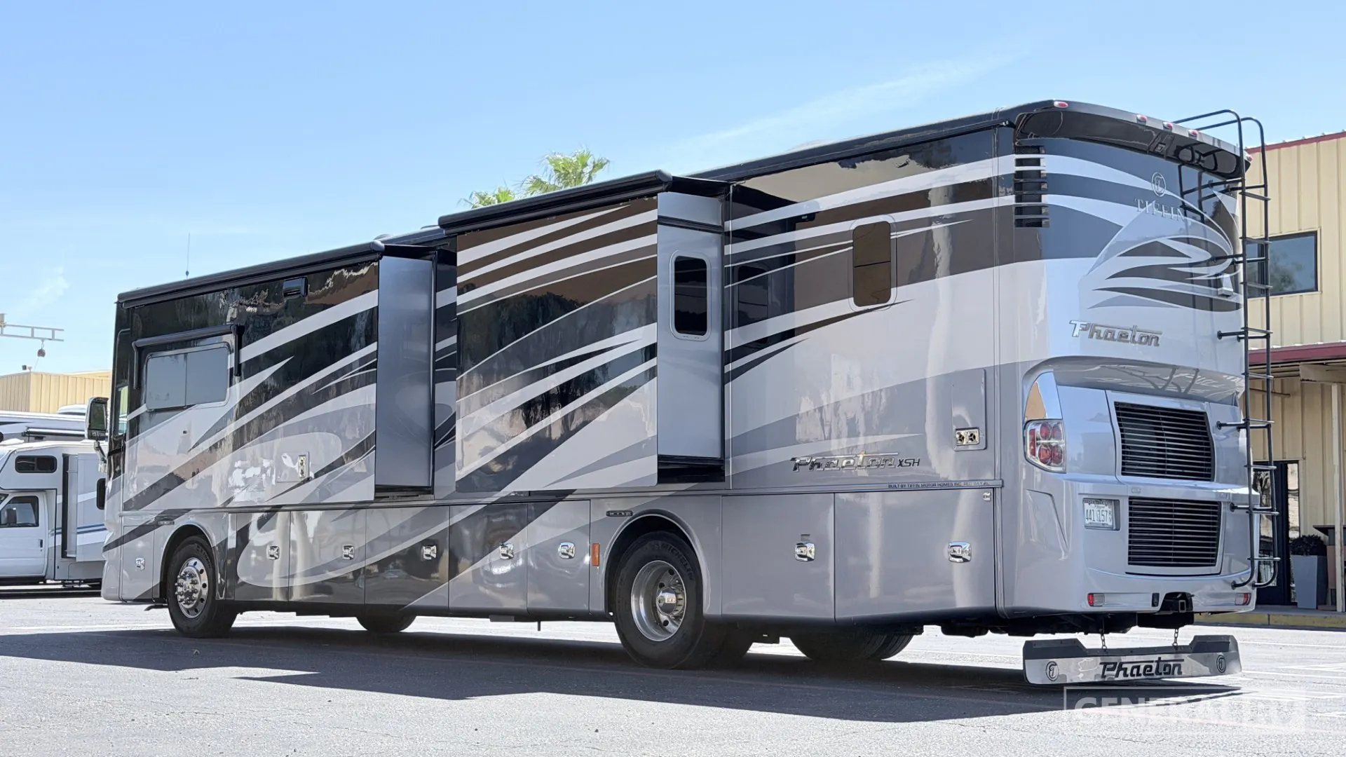 2018 Tiffin Phaeton 40 IH - Photo 4