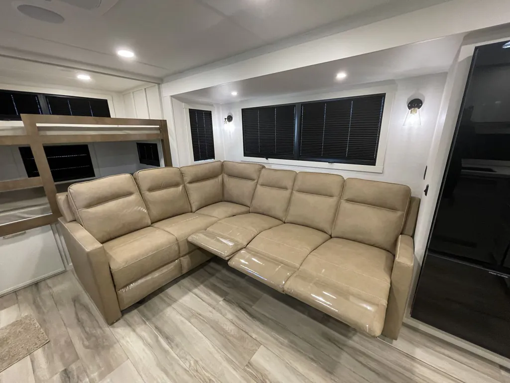 2027 Brinkley Model I 290, Photos photo 28