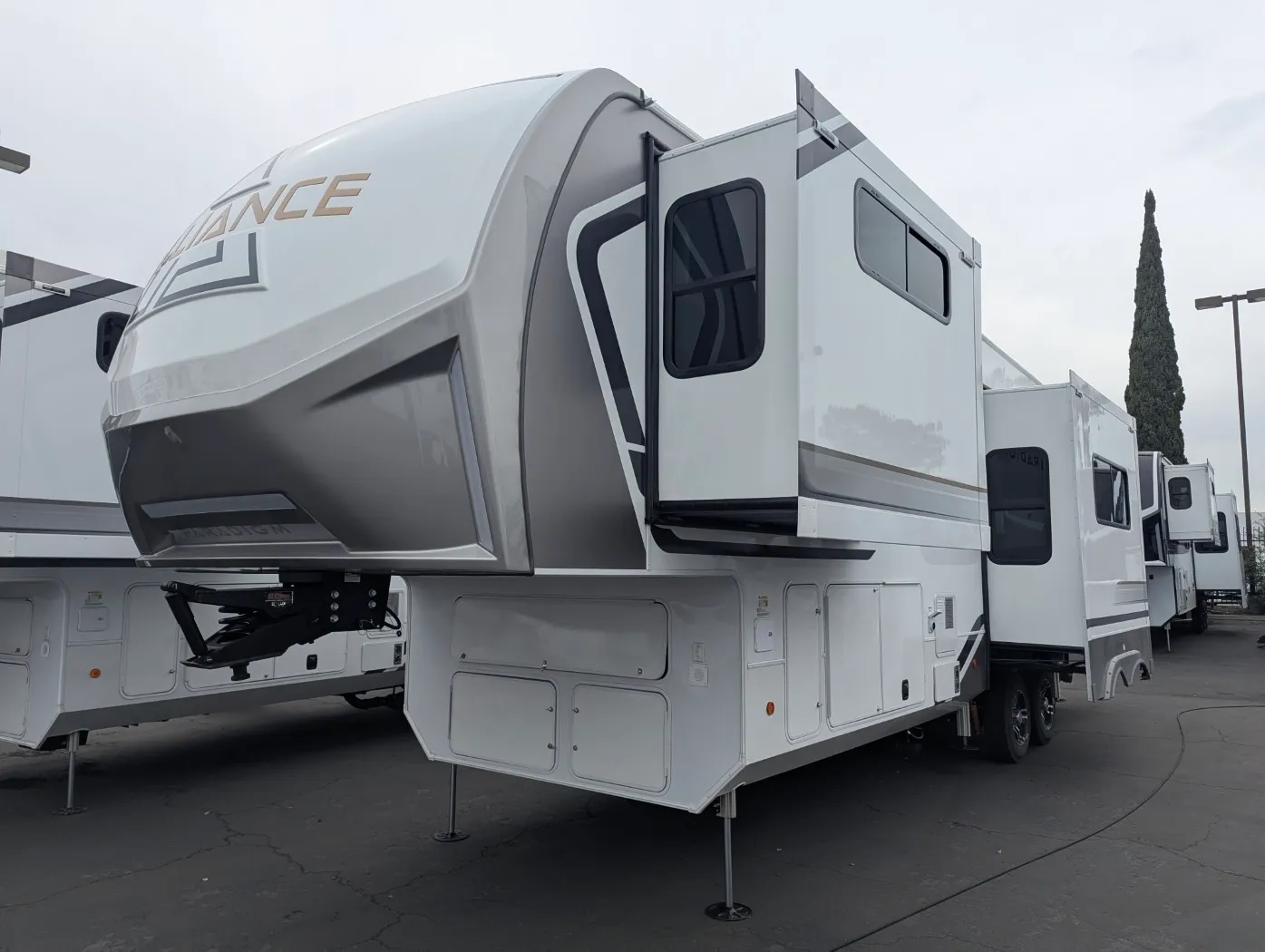2026 Alliance RV Paradigm 312RK - Photo 4
