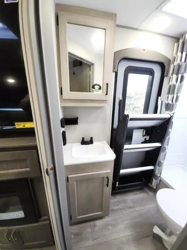 2026 Coachmen Catalina Legacy Edition 273DBHCK, Photos photo 17