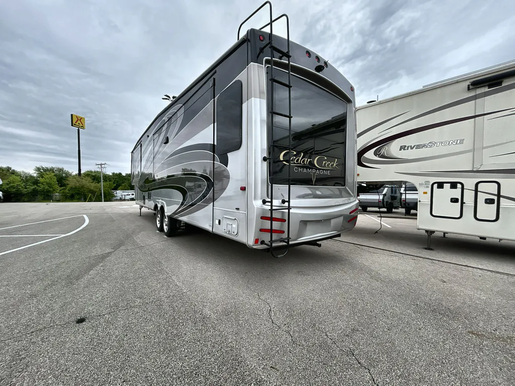 2019 Forest River Cedar Creek Champagne Edition 38EL, Photos photo 7