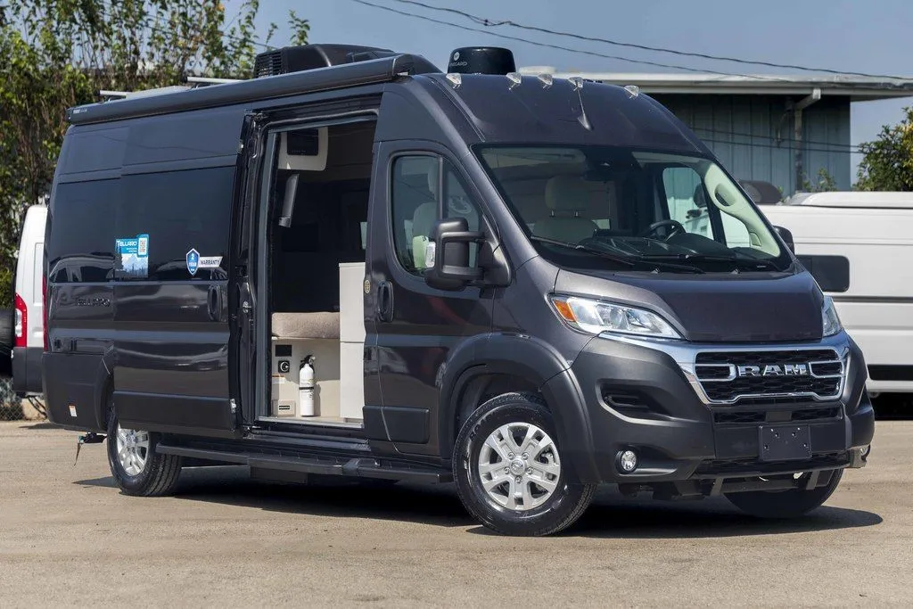 2024 Thor Motor Coach Tellaro 20L - Photo 2