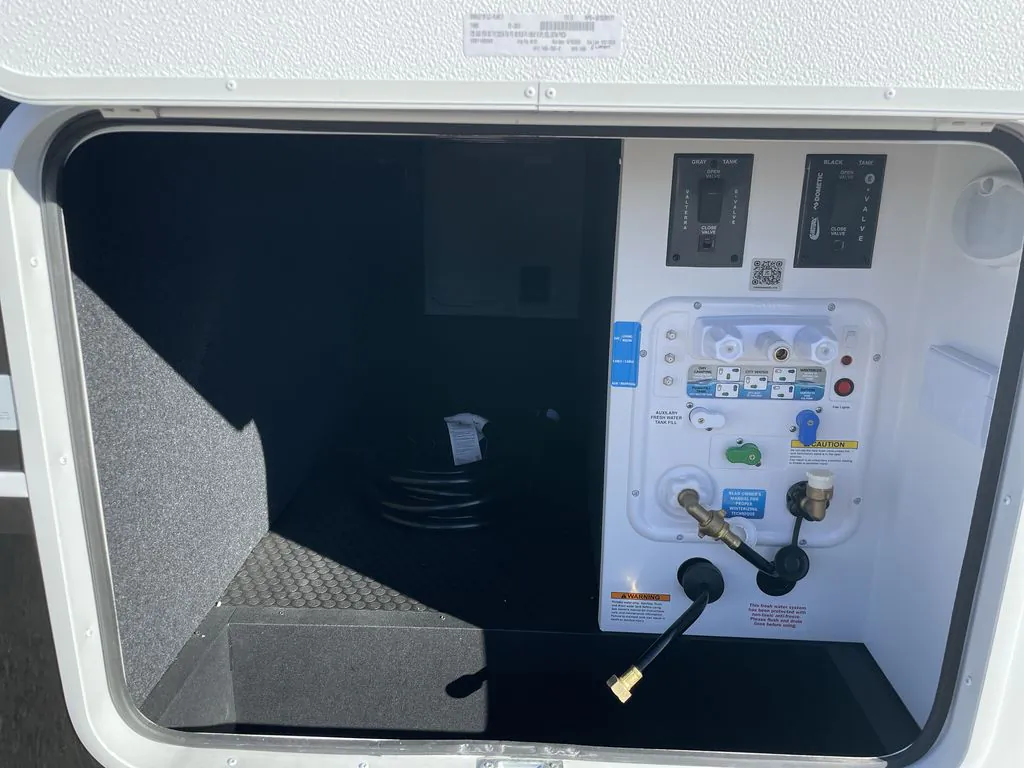 2026 Brinkley Model Z Air 297, Photos photo 6