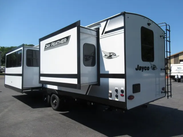 2027 Jayco Jay Feather 26FK - Photo 4