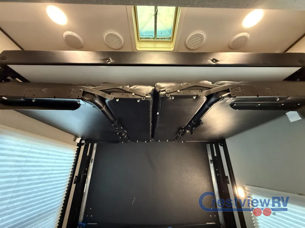 2020 Dutchmen Voltage Triton 3551, Photos photo 30