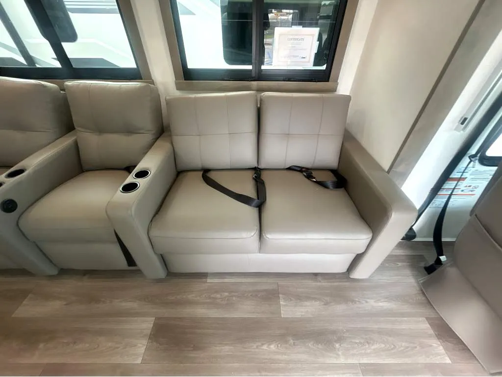 2027 Entegra Coach Vision XL 36C, Photos photo 20