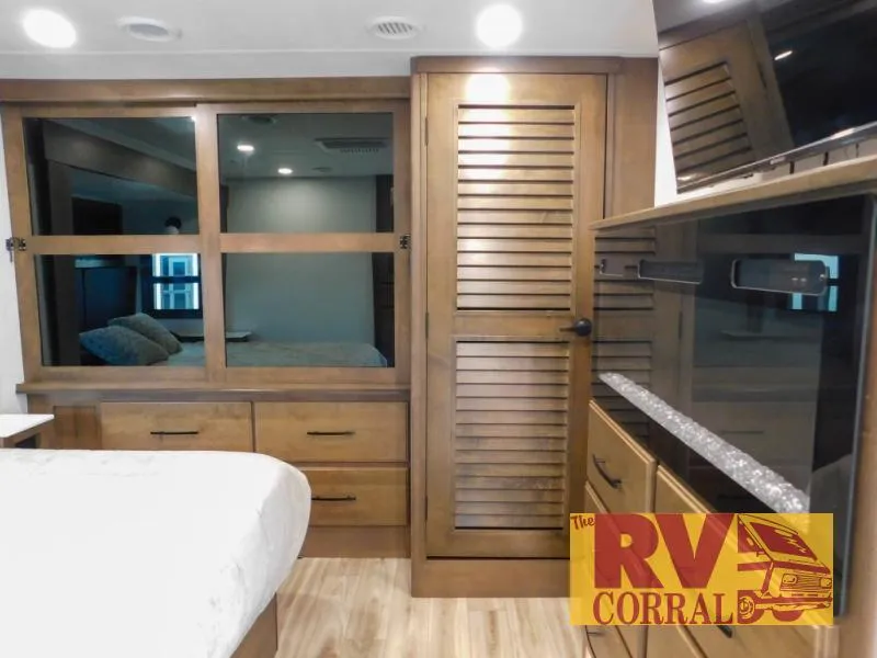 2027 Keystone Montana 3100RL - Photo 3
