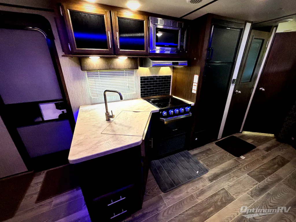 2019 Forest River Cherokee Alpha Wolf 26DBH-L, Photos photo 9
