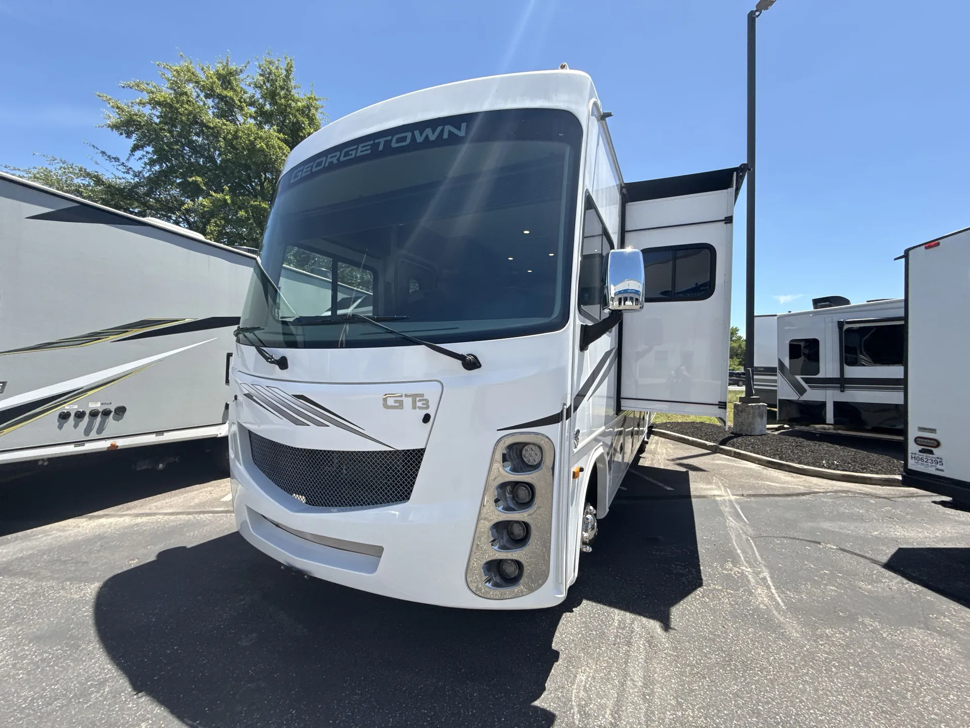 2024 Forest River Georgetown 3 Series GT3 32A3 - Photo 2
