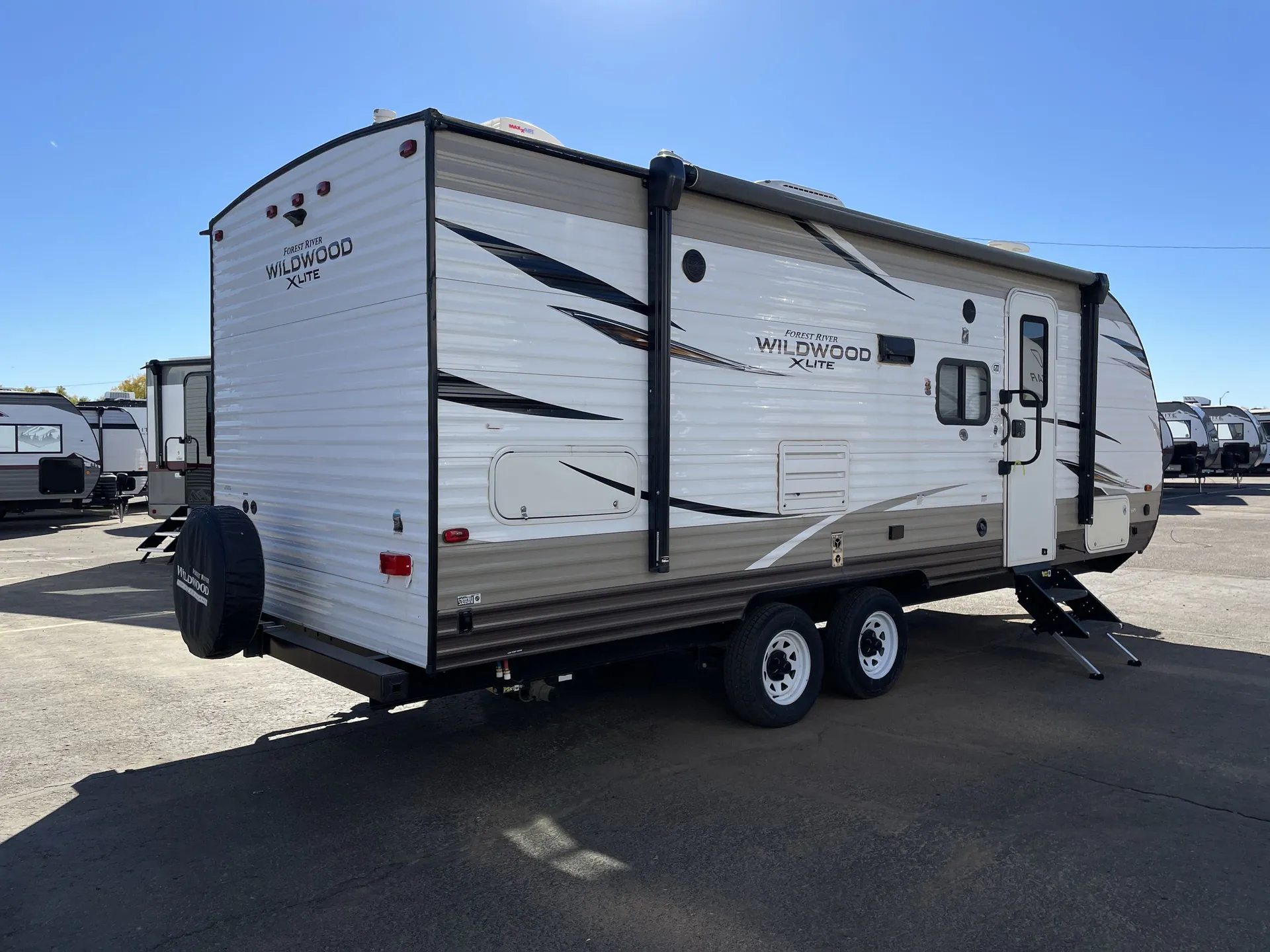 2018 Forest River Wildwood X-Lite 233RBXL — off campside