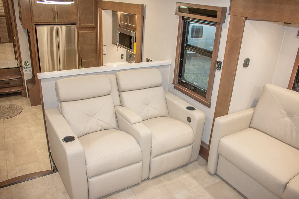 2025 Forest River RiverStone 425FO — Photo 5