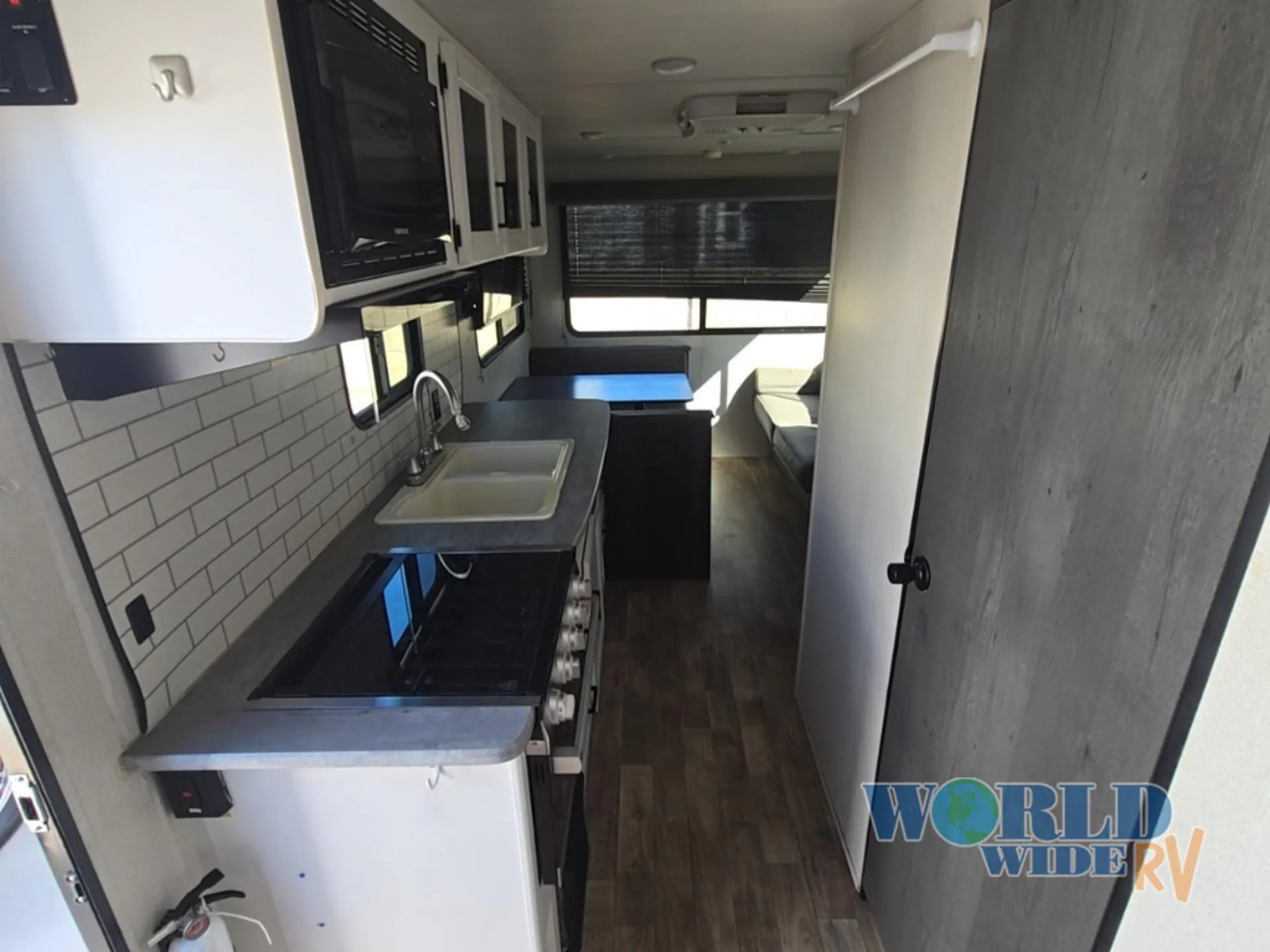 2022 Keystone Hideout 20RDWE - Photo 4