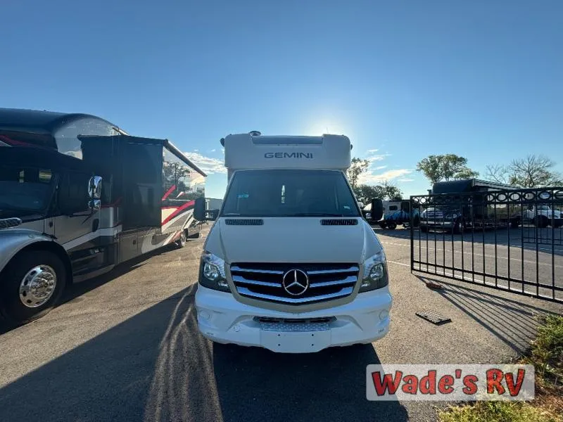 2019 Thor Motor Coach Gemini 24TF - Main photo