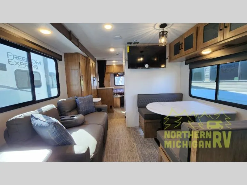 2025 Coachmen Freedom Express Ultra Lite 246RKS - Photo 4