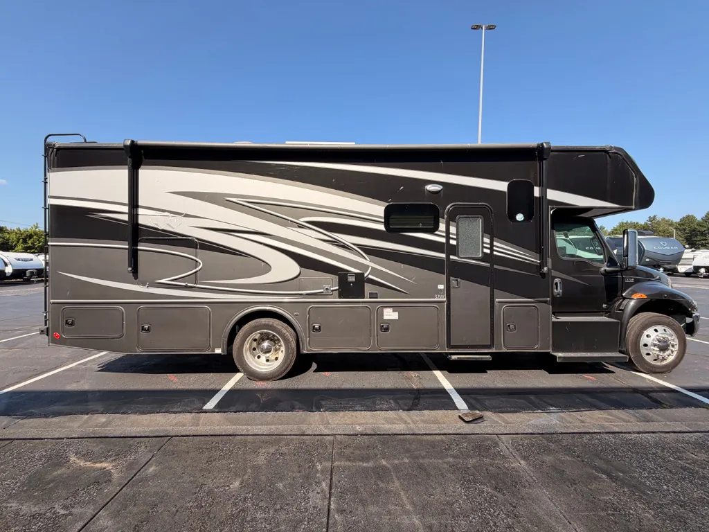 2023 Nexus Wraith 32W - Photo 3