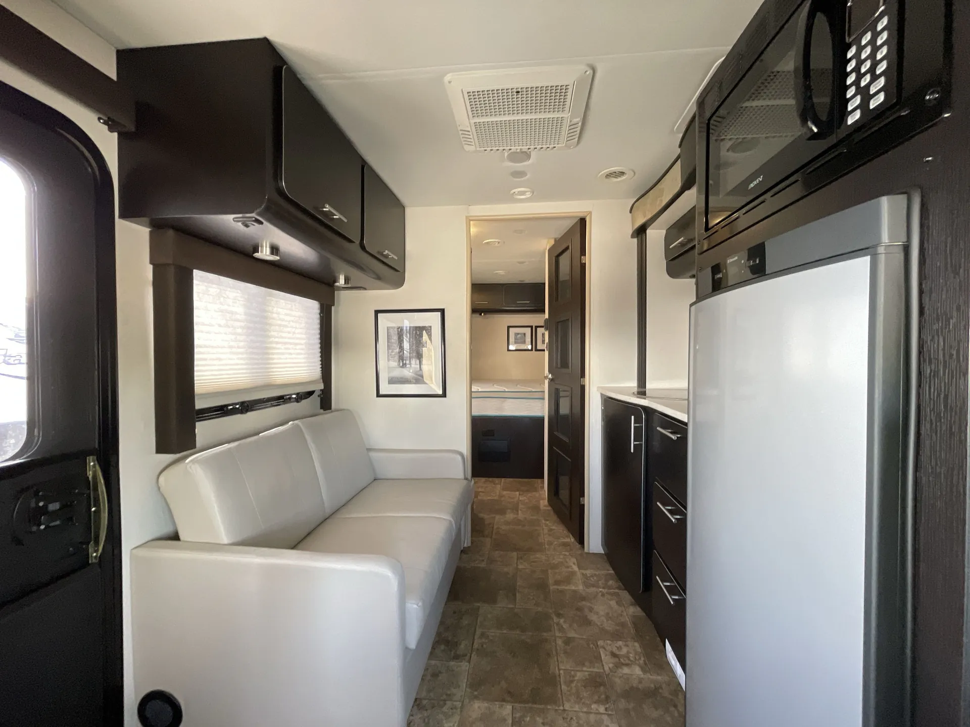2016 Renegade RV Villagio 25QRS — living area main