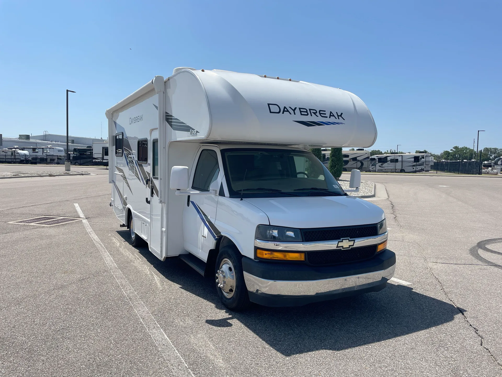 2020 Thor Motor Coach Daybreak 22GO - Photo 2